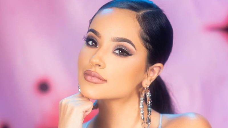 Becky G y Sofía Reyes lanzan ‘Mal De Amores’ su nuevo cumbión Tex-mex