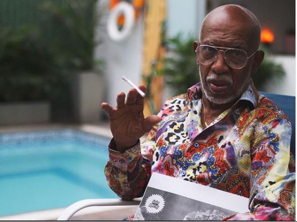 De luto la Salsa, muere Roberto Roena