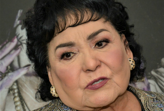 Carmen Salinas «empieza a respirar por sí misma», asegura nieta