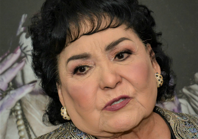 Carmen Salinas «empieza a respirar por sí misma», asegura nieta