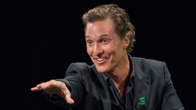 Matthew McConaughey se opone a los mandatos de vacunar a niños