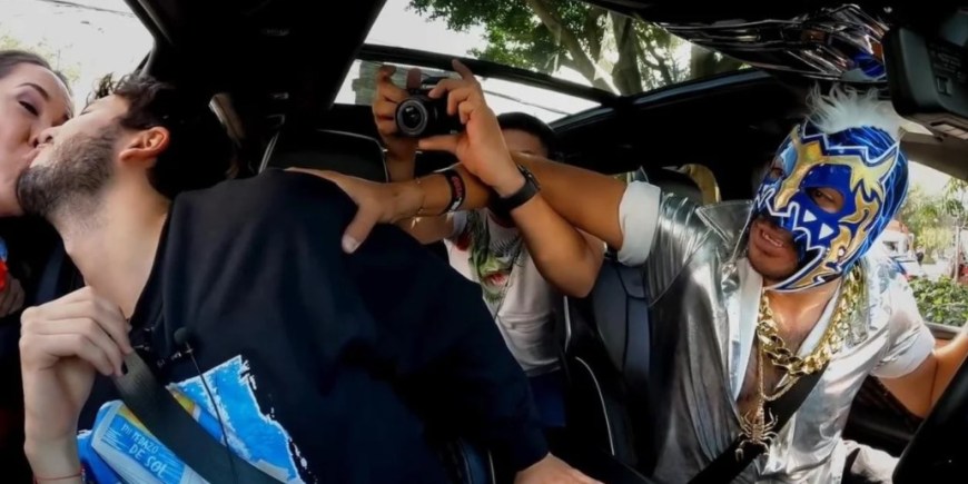 Sebastián Yatra besó a fan en la boca sin importar el Covid-19