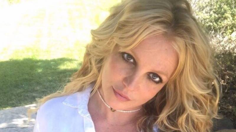 Britney Spears celebra su libertad con fotografía desnuda
