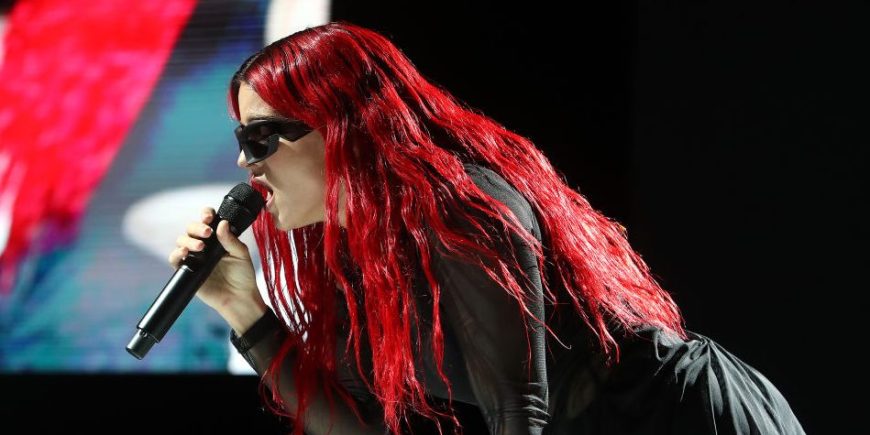 Ya está disponible el video de 'Despechá' de Rosalía