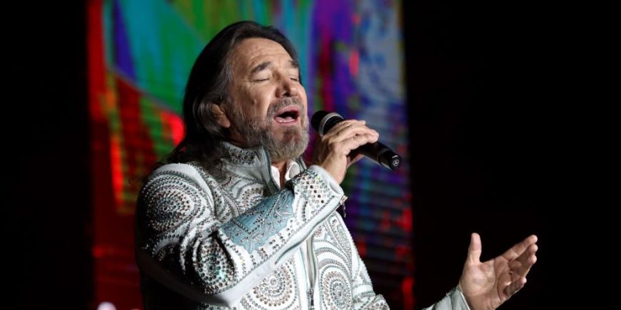 ¡Marco Antonio Solís se presentará en los Latin Grammy 2022!