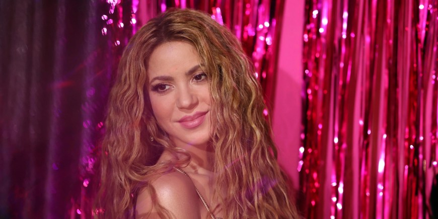 ¡¿Quéee?! Acusan a Shakira de empujar a mujer en la calle y hay video